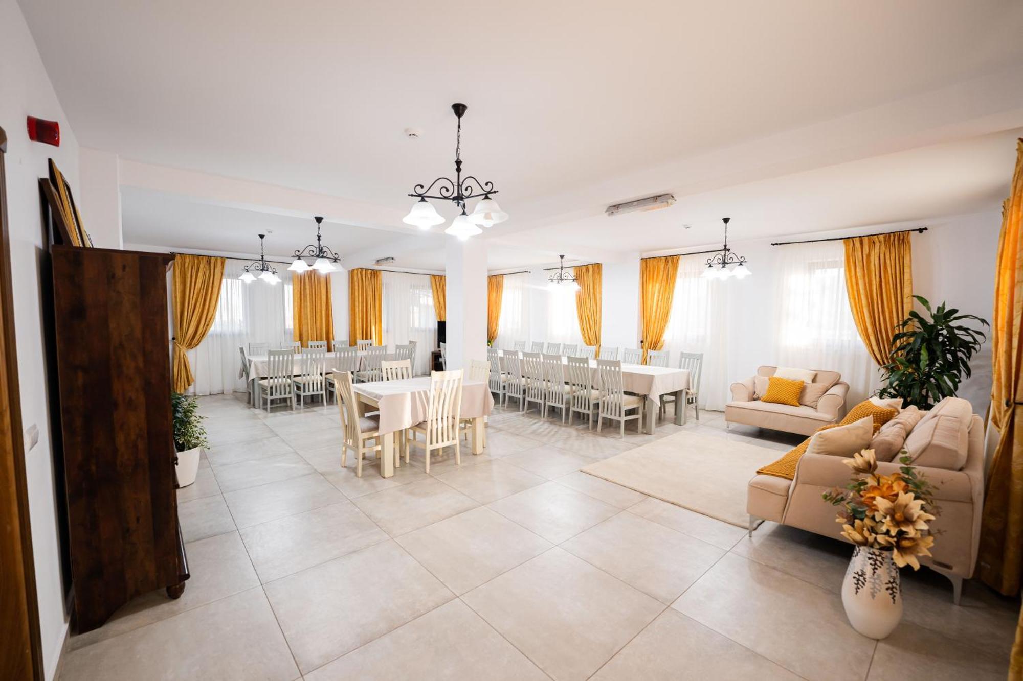 Casa Andra Hotel Siret Luaran gambar