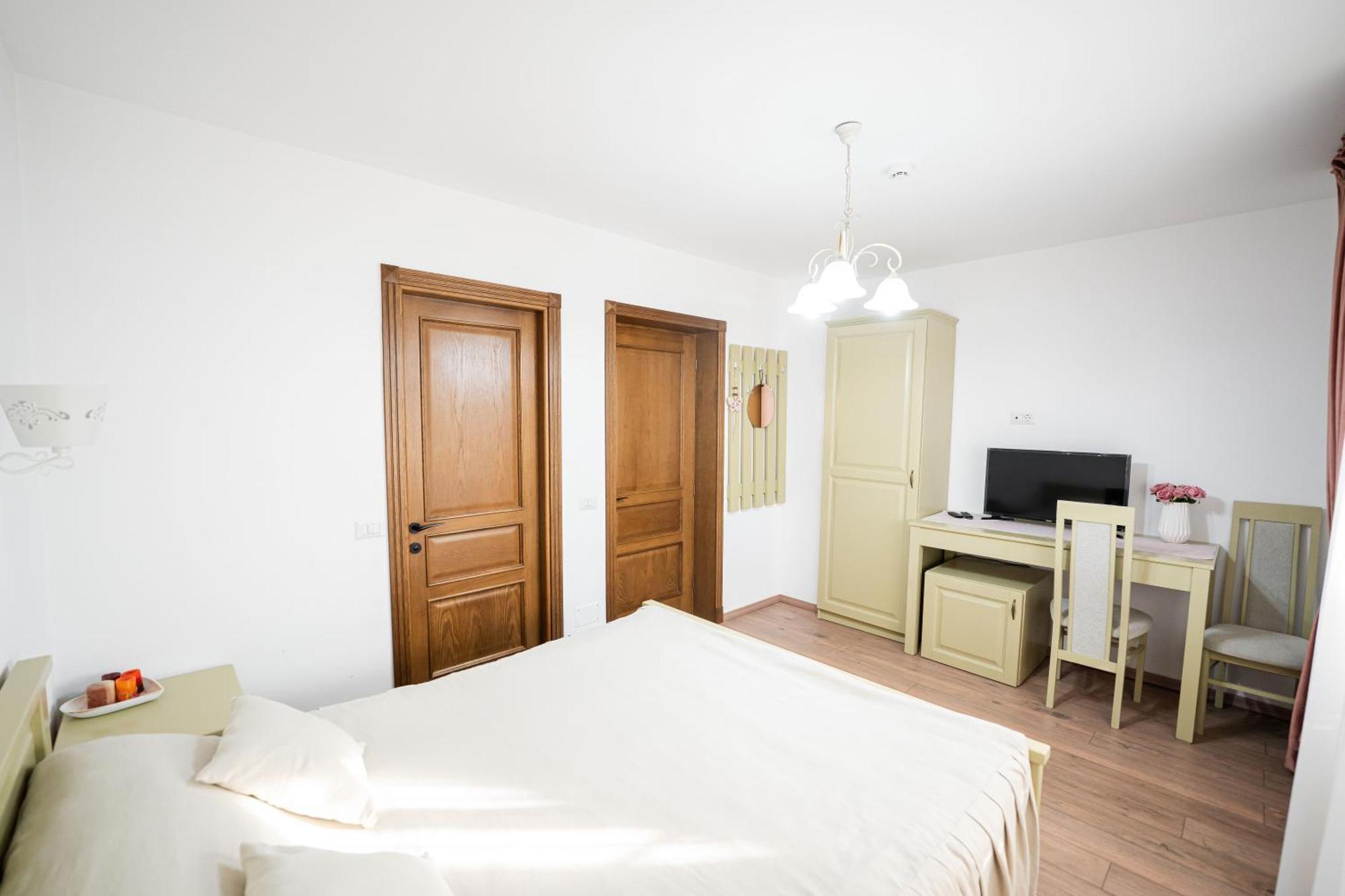 Casa Andra Hotel Siret Luaran gambar