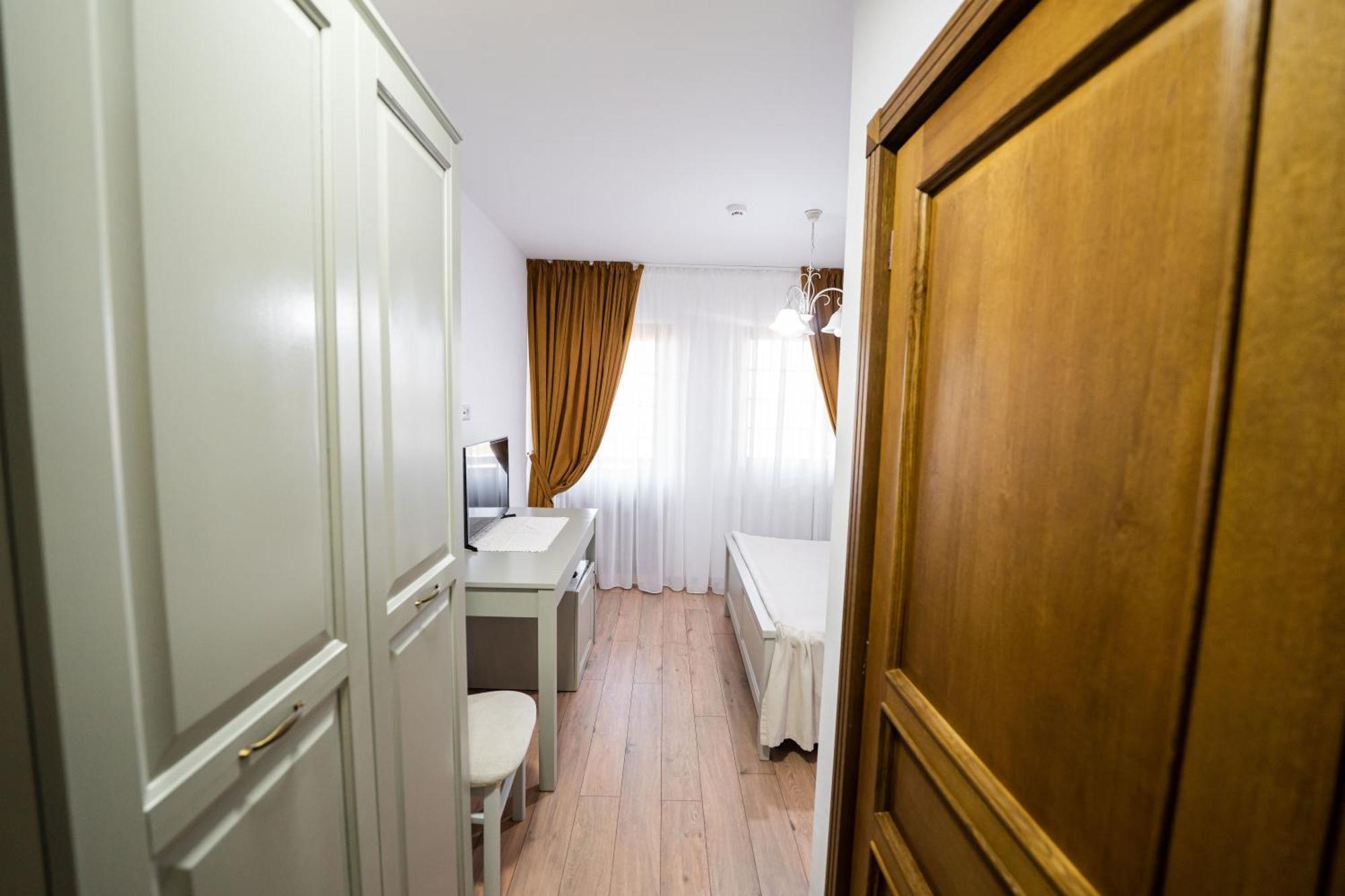Casa Andra Hotel Siret Luaran gambar