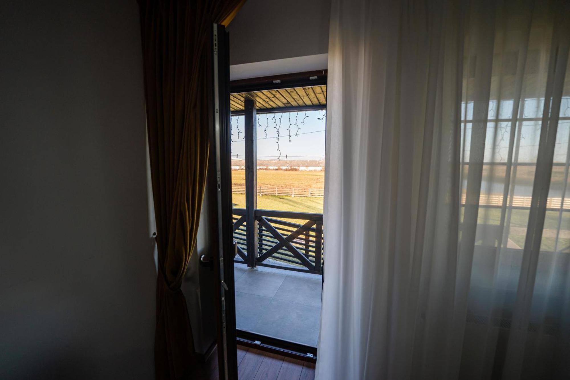 Casa Andra Hotel Siret Luaran gambar