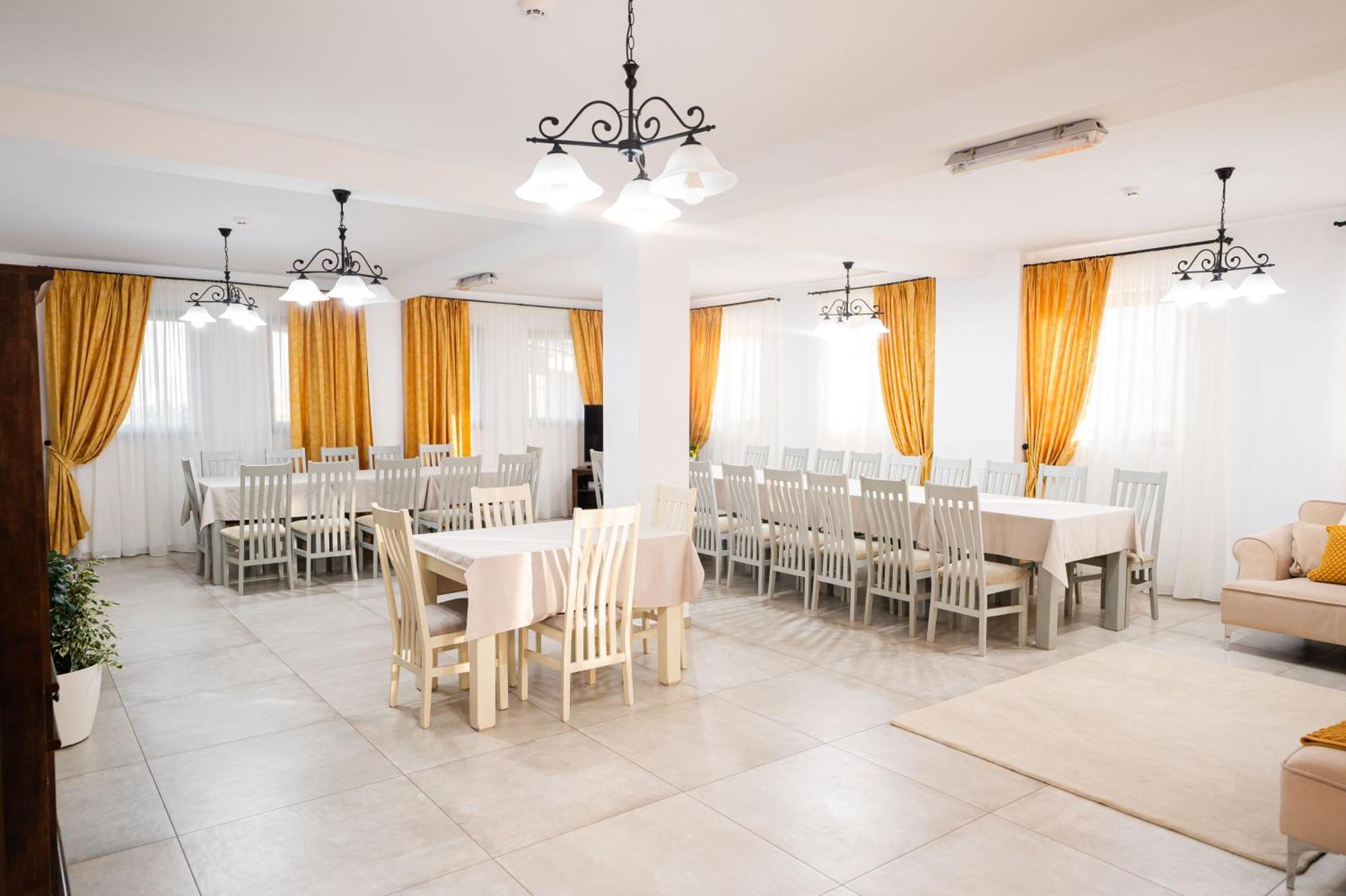 Casa Andra Hotel Siret Luaran gambar
