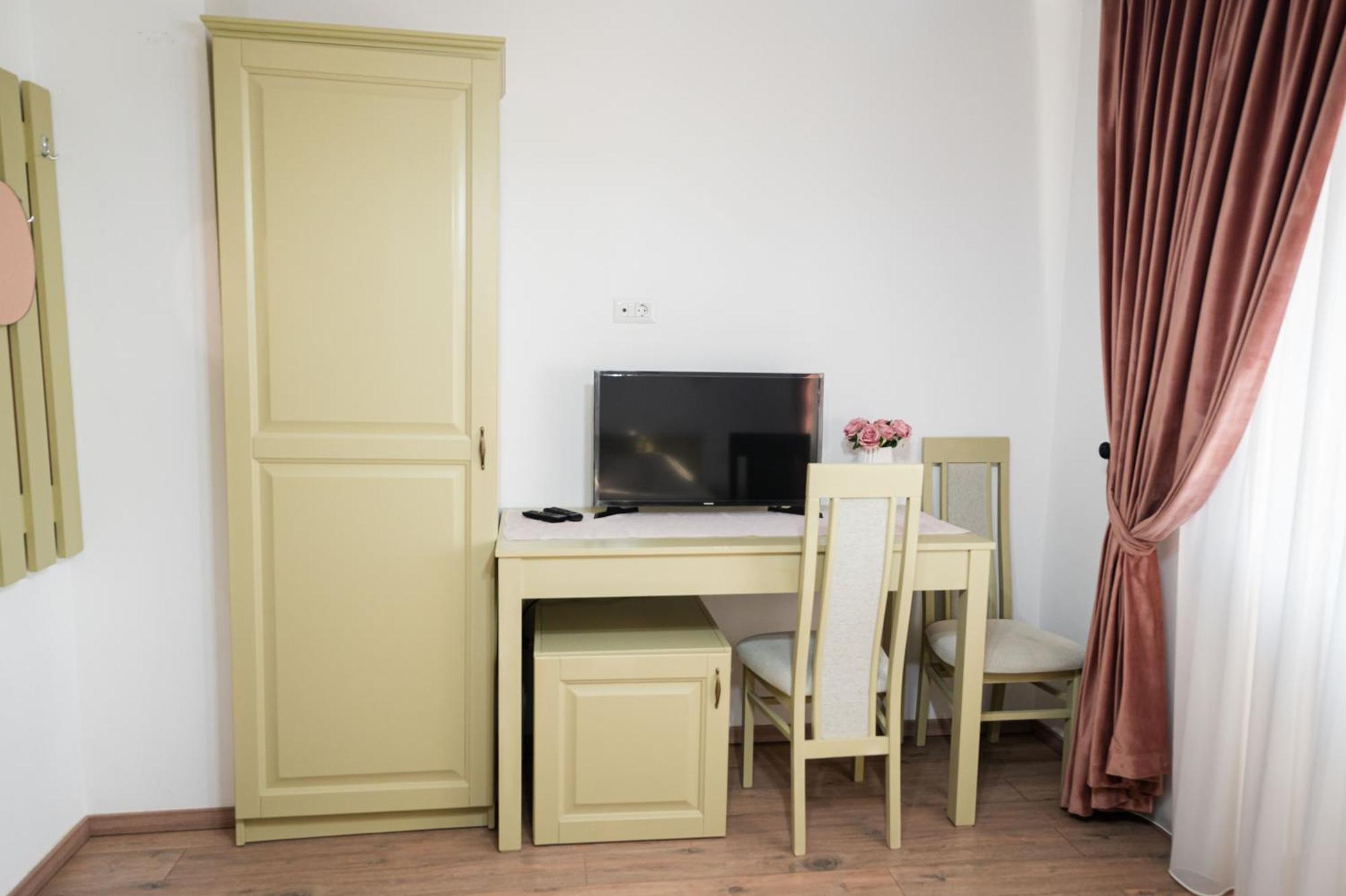 Casa Andra Hotel Siret Luaran gambar
