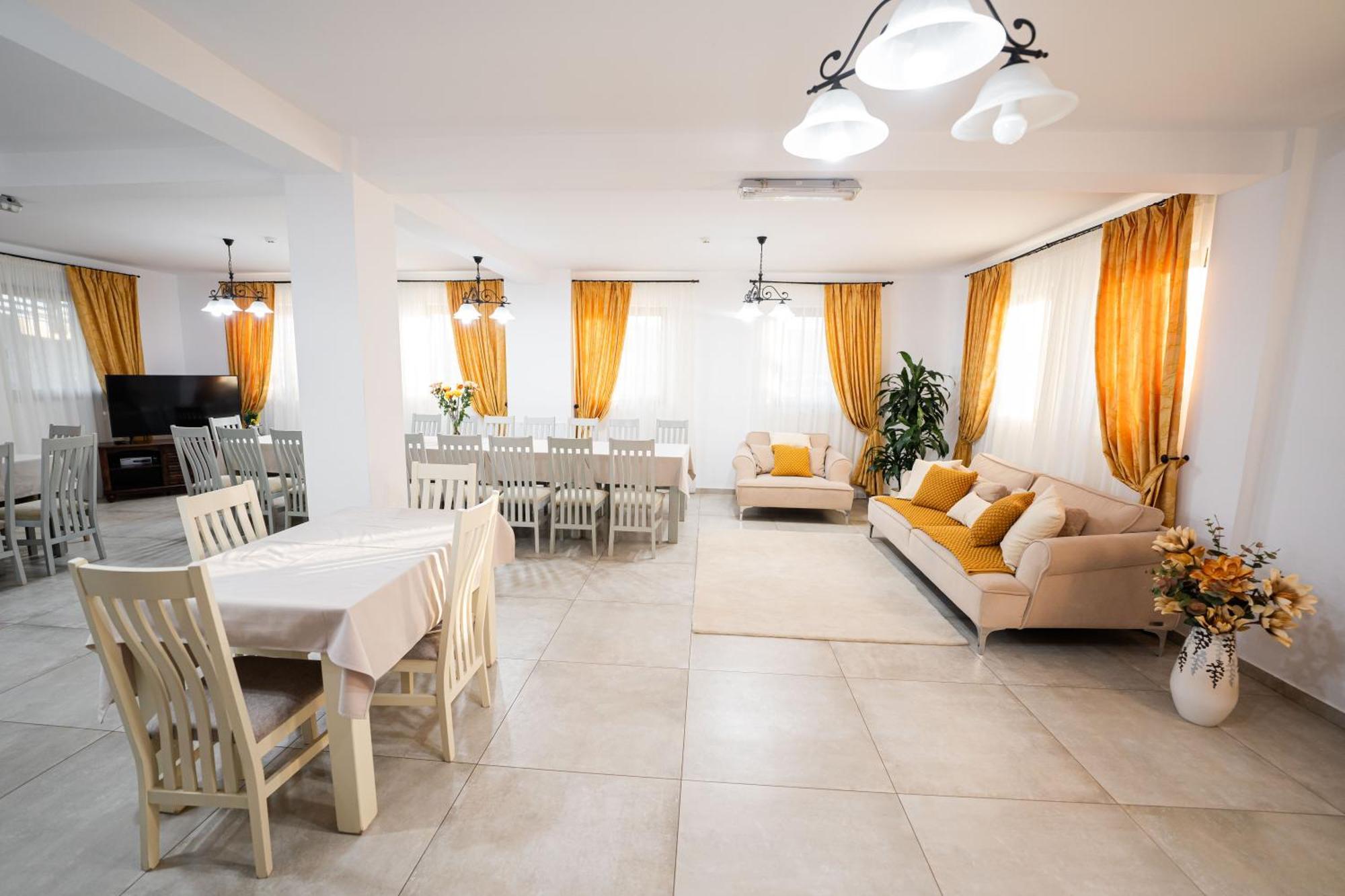 Casa Andra Hotel Siret Luaran gambar