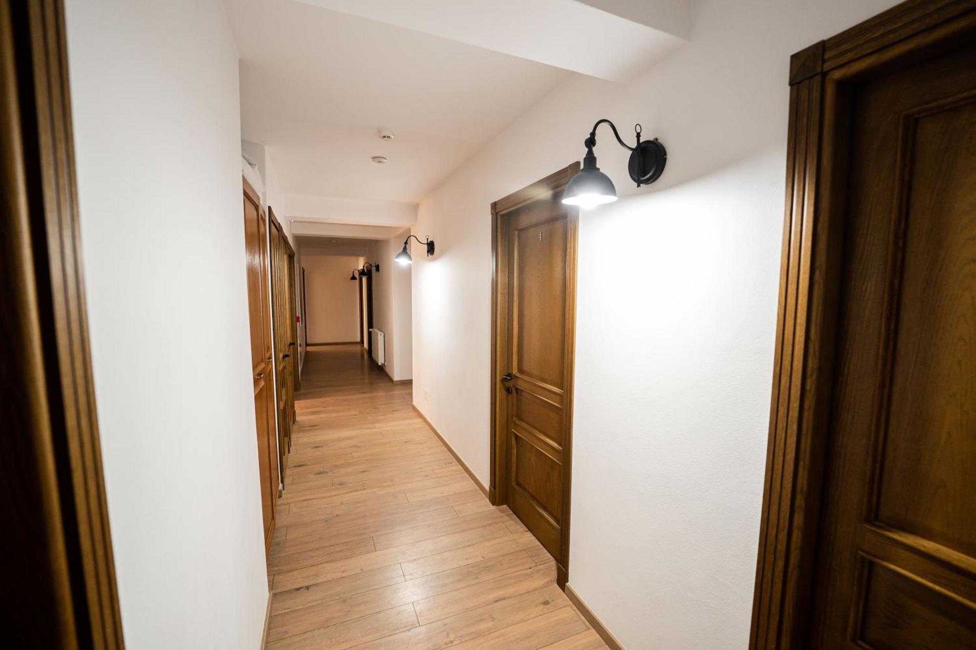 Casa Andra Hotel Siret Luaran gambar